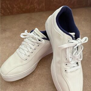 Skechers White Classic Sneakers Minimalist Design NWOB